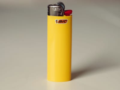 Feuerzeuge Display